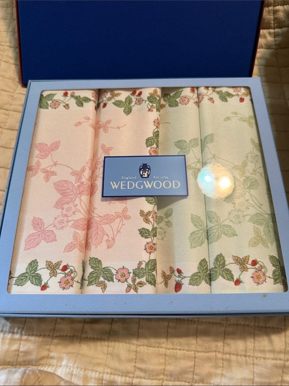 Wedgwood Floral Napkin/Tea Mat 4 Set in Soft Pink and Pale Green